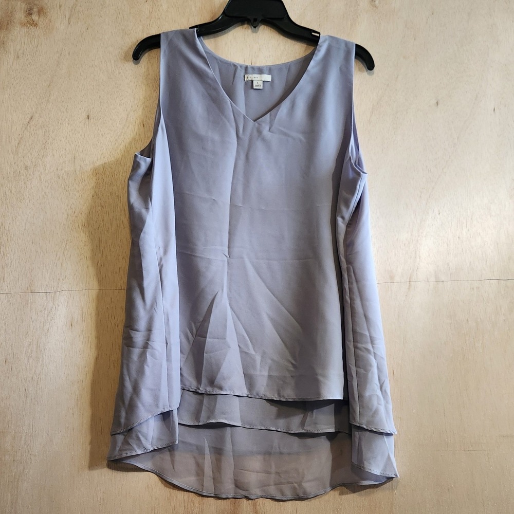 C. Est. 1946 Women's Grey Triple Layered High Low V-Neck Blouse Large Summer‎